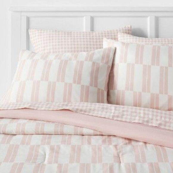 Room Essentials Other - 7pc Full Dash Stripe Printed Microfiber Reversible Comforter & Sheets Set